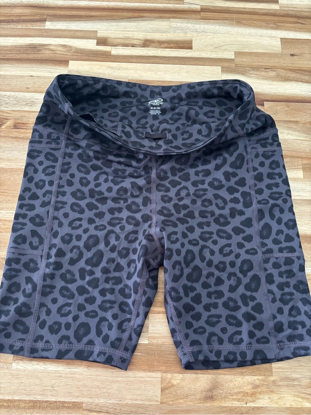 Women’s Leopard Print Performance Bike Shorts - Black